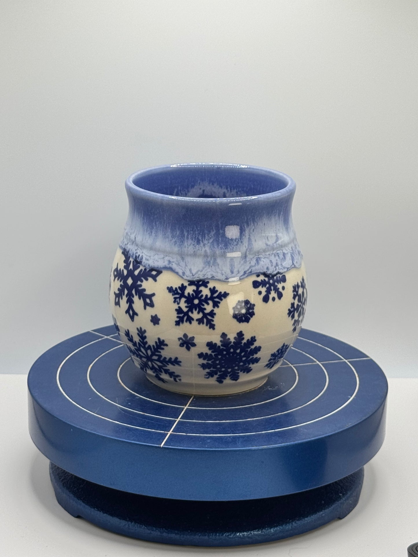 Freezing Blue Snowflakes Stoneware Coffee and Tea Mug