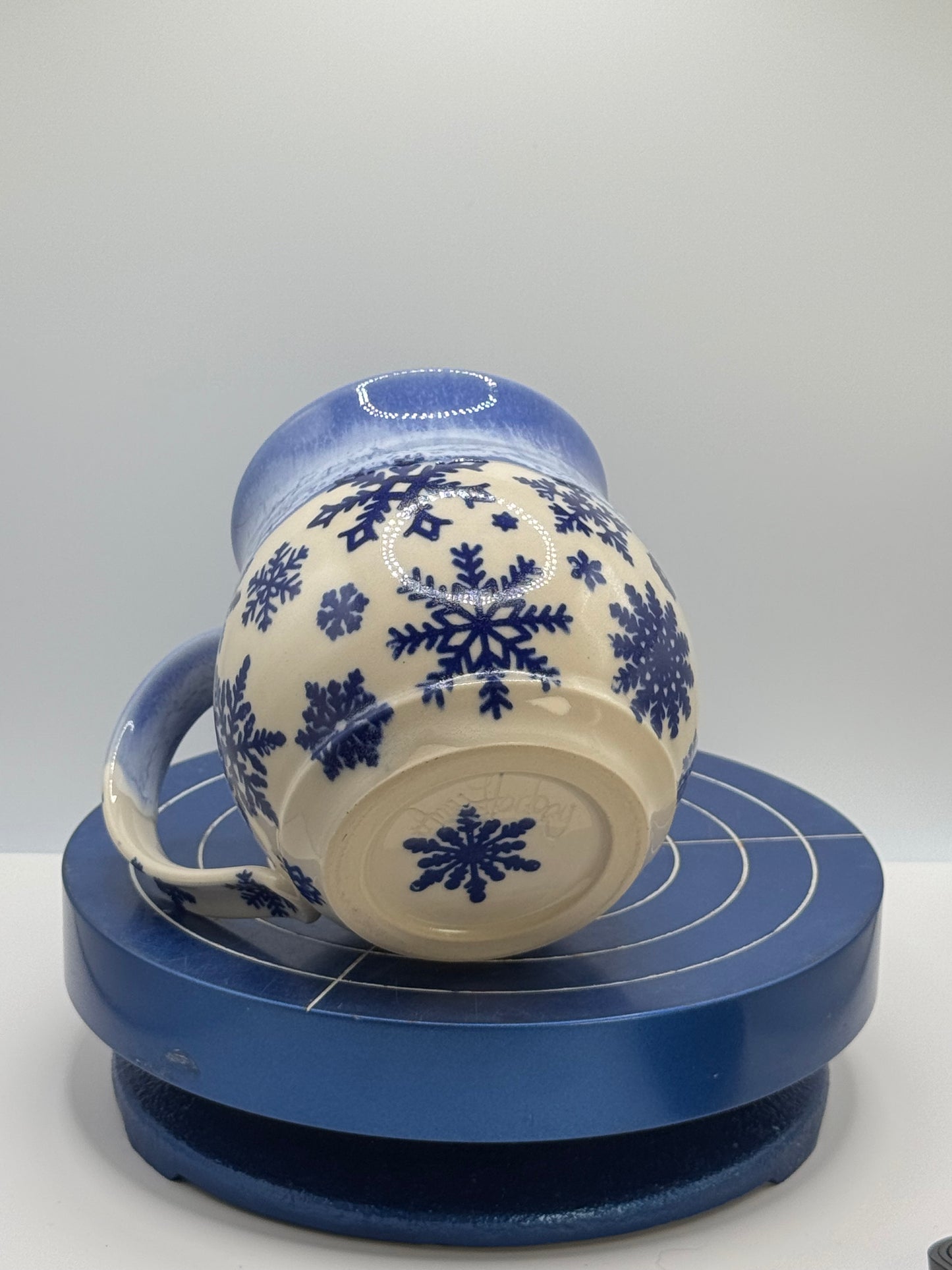 Freezing Blue Snowflakes Stoneware Coffee and Tea Mug